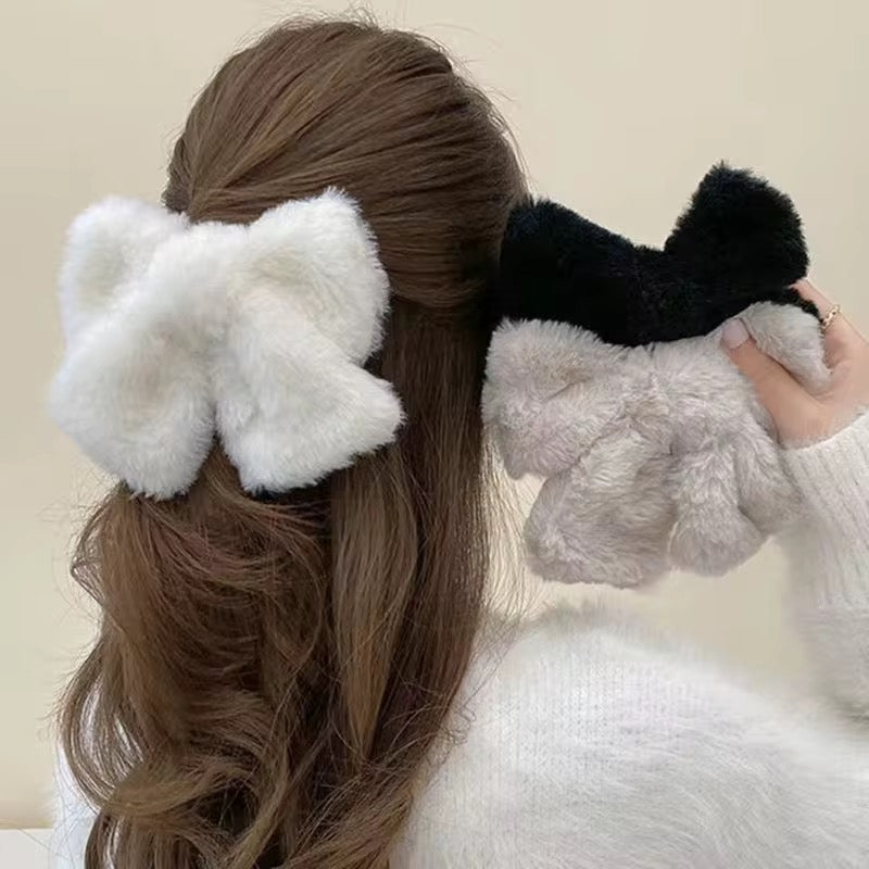PLUSH BOW HAIR CLIP
