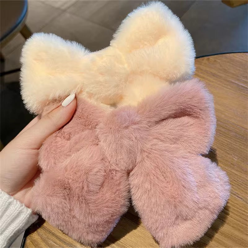 PLUSH BOW HAIR CLIP